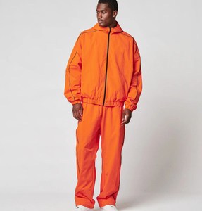Servicio OEM: Chaquetas cortavientos de nailon ligero con cremallera y ribetes reflectantes, y conjunto de joggers de lujo antiolor. - Product Image 2