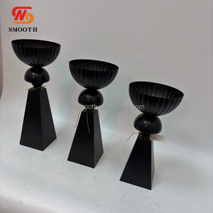 Support floral noir élégant pour centre de table d'événements et mariages, vases à fleurs noirs pour la décoration de la maison et des hôtels - Product Image 3