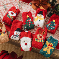 Vente en gros de vacances Automne Hiver Chaud Fashion Cartoon Mignon Épais Logo Personnalisé Conception Femmes Chaussettes de Noël floues