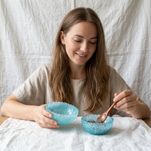 Bols en résine faits à la main, bleus, sculptés, design minimaliste, pour servir les aliments, usage domestique - Product Image 1