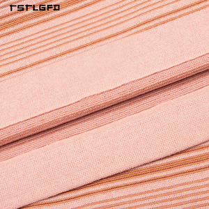 Camiseta de Diseño para Hombre, Cuello Redondo, 100% Algodón Jacquard, con Bordado Floral y Rayas, Transpirable, Ecológica y Orgánica - Product Image 4