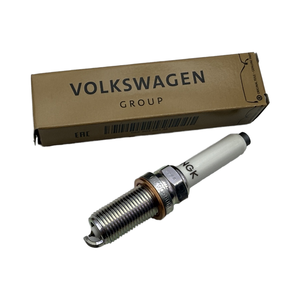 หัวเทียนแท้ OEM รุ่น 06K 905 601 M สำหรับรถยนต์ VW Audi 2.0T หัวเทียนอิริเดียมแท้ ใช้ได้กับ Golf 7 GTI/A3 A4/Q5 ปี 2013-2023 เครื่องยนต์เบนซิน - Product Image 1