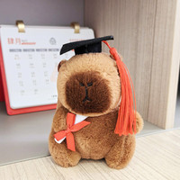 CHIQUE Vente en gros : Jouets porte-clés Capybara en peluche mignonne, Capybara doux en peluche avec sweat à capuche et casquette de baseball