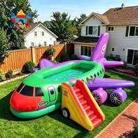 Bar flottant gonflable personnalisé en forme d'avion avec toboggan pour événements estivaux