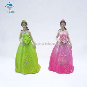 ตุ๊กตาเรซิ่นหัตถกรรมสำหรับผู้หญิง2คนจาก CO-ARTS รูปแกะสลักสำหรับตกแต่งบ้านสำหรับงานแต่งงาน - Product Image 1