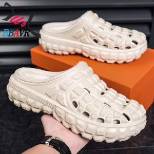 Zapatillas de Jardín Clásicas de Tres Colores para Hombre, Pantuflas para el Hogar, Cálidas para Otoño e Invierno 2025 - Product Image 4