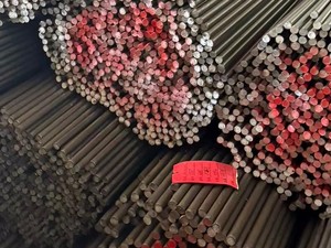 Fiable, porteur, surface lisse; Acier rond étiré à froid Q355: idéal pour les <span class=keywords><strong>poutres</strong></span> de châssis de camion, améliorant la stabilité de coupe - Product Image 4