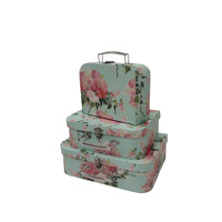 Ensemble de trois valises de style campagnard, boîte cadeau fleurie, boîte à fleurs, boîte cadeau souvenir