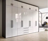 Armoire à trois portes en bois de style moderne personnalisée avec éclairage LED, grand rangement pour projet de chambre à coucher