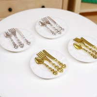 EN STOCK or argent 1 couteaux + 1 fourchettes + 1 cuillères + 1 assiette/ensemble accessoires de maison de poupée Mini modèle de jouet en métal jouet de cuisine Miniature