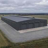 Atelier moderne à grande portée en structure métallique, résistant aux vents forts, entrepôt métallique résistant aux intempéries, garage de stockage, bâtiment industriel