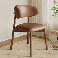 Chaise de salle à manger moderne en cuir pour la maison, le bureau, la salle de bain, les salons, l'hôtel, avec un style farmhouse
