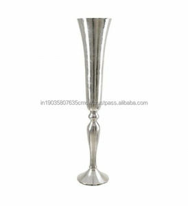 Vase à fleurs moderne en laiton fait main avec logo et couleurs personnalisés – Vase de table haut de gamme pour mariage – Prix de gros avantageux - Product Image 1