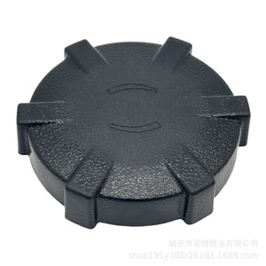 ฝาปิดถังน้ำมันรถบัสยูทง สีดำ ทำจากโพลีออกซีเมทิลีน พร้อมโซ่สำหรับฝาถังน้ำมัน - Product Image 5