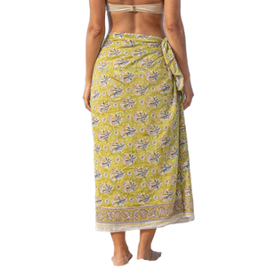 Hermoso Pareo de Algodón con Estampado Floral Hecho a Mano, Estilo Boho Indio, Ligero y Ecológico - Product Image 1