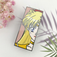 Alfiler de solapa personalizado al por mayor, insignias de Metal duro de Anime, artesanías de Metal, bonito pin de solapa de esmalte duro para chica Sailor Moon