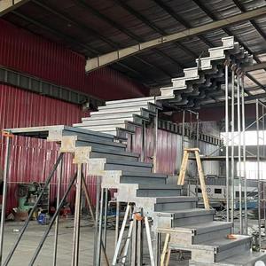 Escalera Moderna Interior en Forma de U de Madera Maciza y Vidrio Templado Preconstruida, Duradera, con Diseño Elegante y Bajo Costo - Product Image 3