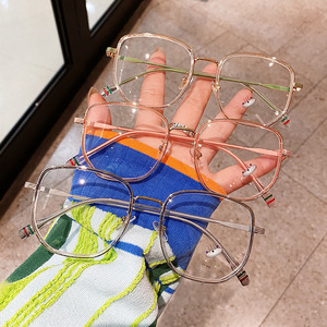 Monturas de Gafas Rectangulares Marca G O5-2081, Montura Completa, Lentes Anti-UV, Unisex, Diseño Irregular, Origen Taizhou - Product Image 3