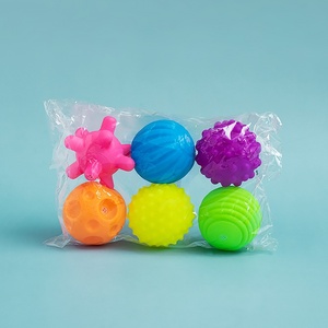 Juguete de Baño para Bebés, Pelota de Agarrar, Manhattan, de Goma Suave, para Masaje Táctil, Estimulación Sensorial - Product Image 6
