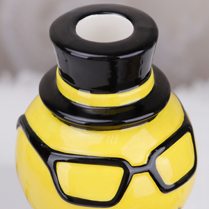 Redeco sáng tạo Gốm người giữ ngọn nến với con xúc xắc mặt cười độc đáo đầy màu sắc nến trang trí nội thất lễ hội Bảng trang trí - Product Image 4