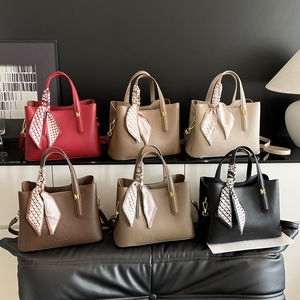 Sac à main de luxe en PU de haute qualité. Style féminin à la mode. Design unique de créateur.8115 - Product Image 1