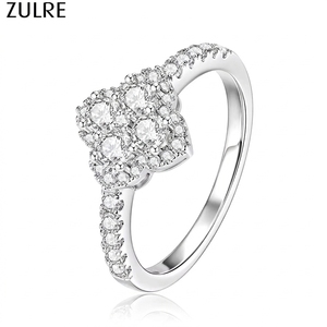 Anillo de <span class=keywords><strong>Compromiso</strong></span> de Moissanita D VVS1 de Corte Redondo de 3mm con Diseño Floral de Trébol de Cuatro Hojas, Regalo de Aniversario Nupcial para Mujer - Product Image 1