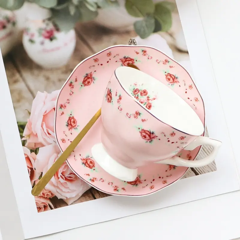 Tazza da tè e piattino arabo reale design personalizzato decalcomania floreale set di tazze da tè e piattini in porcellana bone china