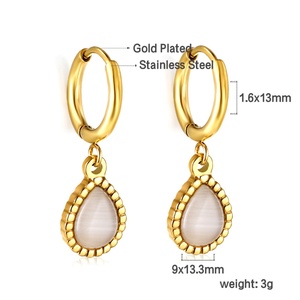 Pendientes Delicados de Circonita de Lujo Ligero, Joyería de Acero Inoxidable con PVD de 18k, Hipoalergénicos e Impermeables para Mujer - Product Image 4