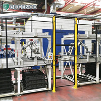 Barrière de sécurité pour robot avec porte manuelle escamotable permettant un accès contrôlé et une fermeture sécurisée pour des opérations robotiques sûres dans les ateliers