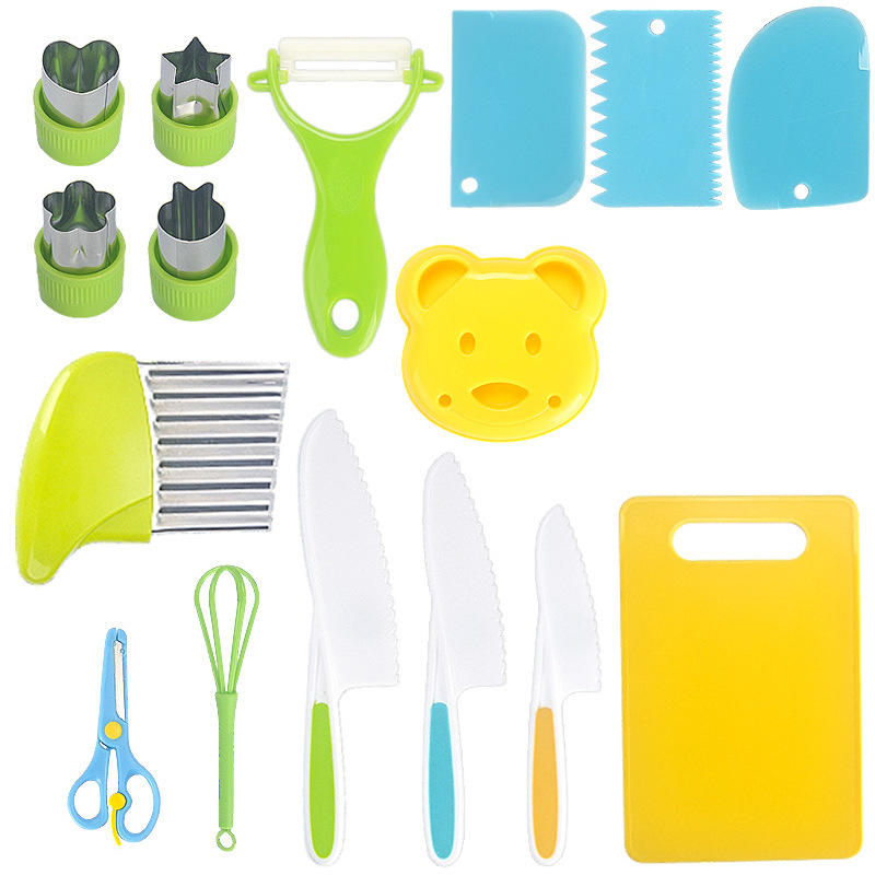 Ensemble de 16 morceaux