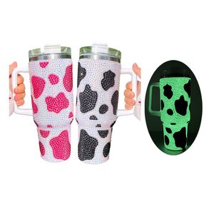 Gobelet 40 oz phosphorescent avec strass motif vache, poignée et paille - Product Image 2