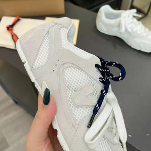 Chaussures de sport décontractées de luxe pour hommes de style classique, respirantes, imperméables, confortables, chaussures de marche en plein air pour femmes - Product Image 4