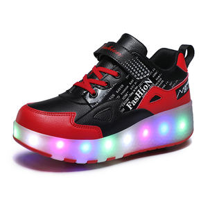 Chaussures de sport <span class=keywords><strong>LED</strong></span> d'extérieur pour hommes de haute qualité, prix d'usine, semelle TPR, patins à roulettes ajustables, chaussures à deux roues pour garçons - Product Image 2