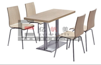 Table à manger carrée en bois moderne et durable avec 4 chaises mobiles, résistante à l'eau, pour usage commercial
