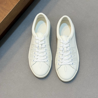 Sneakers pour hommes en cuir grainé de luxe de style designer de haute qualité, avec broderie simple, légères, antidérapantes et respirantes