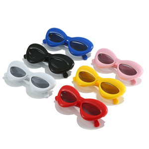Nouvelles <span class=keywords><strong>lunettes</strong></span> jaunes rouges fantaisie pour fête et festival, <span class=keywords><strong>lunettes</strong></span> de soleil pour femmes, <span class=keywords><strong>lunettes</strong></span> de soleil hip-hop uniques pour hommes, <span class=keywords><strong>lunettes</strong></span> amusantes bleues Y2K, <span class=keywords><strong>lunettes</strong></span> tendance <span class=keywords><strong>2023</strong></span> - Product Image 4