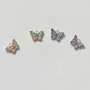 Pendentif papillon en alliage de zinc, peint à l'huile, double face, pour la fabrication de boucles d'oreilles, composants de bijoux - Product Image 4