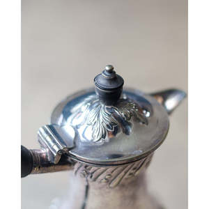 หม้อช็อกโกแลตเชฟฟิลด์พร้อมหูจับเบกาไลต์ สูง 25 ซม. ตกแต่งแบบคานยื่น - Product Image 4