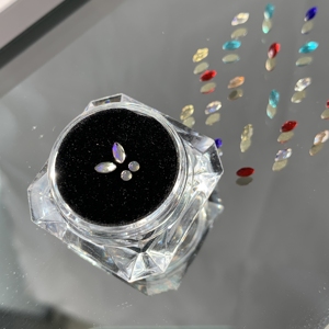 Gioielli per Denti con Design a Farfalla, Decorazioni Luccicanti con Strass per Bellezza Orale, Ornamenti alla Moda per Sorriso Splendente - Product Image 3