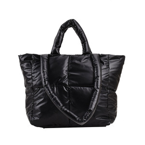 Tas Tote kebesaran, tas bahu kapasitas besar, tas Tote quilt nilon, ukuran besar, mode musim dingin - Product Image 5