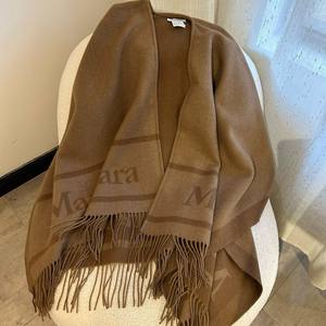 شال نسائي شتوي على الطراز الأوروبي والأمريكية بحروف <span class=keywords><strong>M</strong></span> طويلة على الوجهين متين قابل للتنفس للكشف عن الإبر في الهواء الطلق - Product Image 1