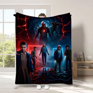 Funda Multifuncional de <span class=keywords><strong>Stranger</strong></span> <span class=keywords><strong>Things</strong></span> con Estampado Digital en Felpa - Product Image 1