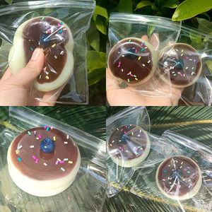 Juguetes Blandos de EVA al por Mayor para Niños - Diseños de Soufflé de Queso y Pastel de Fresa, Juguetes Antiestrés para Apretar, Taba Squeeze - Product Image 4