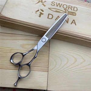 Tijeras de Peluquería Profesionales Dana Sword de 62 mm con Cabeza Recta de Acero Inoxidable para Uso en Salones de Belleza - Product Image 2