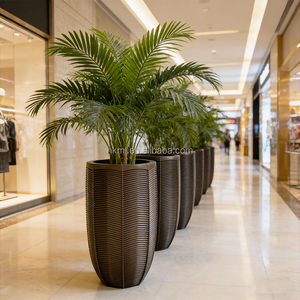 Macetero Redondo Moderno de Fibra de Vidrio Metálica de Alta Calidad con Acabado Tallado a Mano Duradero para Uso en Hoteles y Comercios - Product Image 3