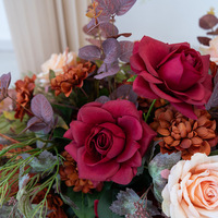 Arrangements floraux de table et de sol de style européen en brun foncé ; Fleurs artificielles pour les restaurants et les vitrines