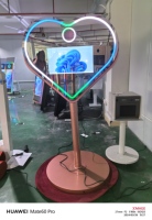 Miroir photo de mariage en forme de cœur avec fonction tactile, idéal pour les fêtes, comprend une caméra et une imprimante
