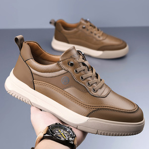 Chaussures décontractées pour hommes, semelle souple en caoutchouc, talon bas, détails de couture, style cuir marron, confortables pour les loisirs - Product Image 1