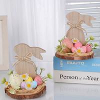 Décorations de table modernes en bois en forme de lapin avec fleurs artificielles et œufs de Pâques simulés pour les fêtes