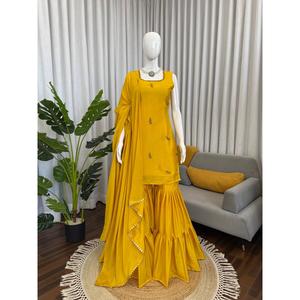 Ensemble de fête 3 pièces TENNECY en soie Chinon, style pakistanais, avec sharara et dupatta réversibles - Product Image 1